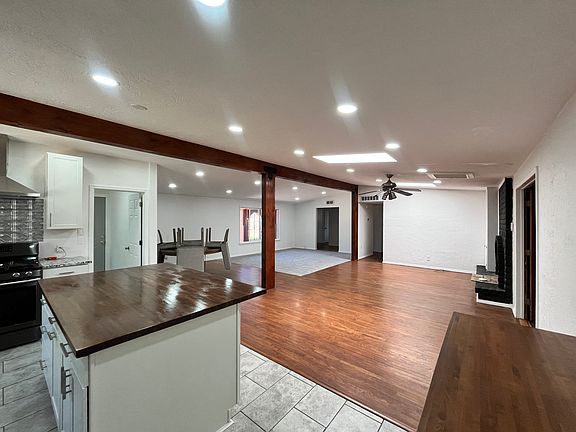 3rd image of 1384 Bishops Lodge Rd