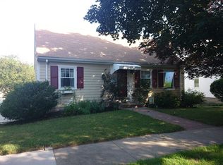 15 Crockers Ln, West Roxbury, MA 02132