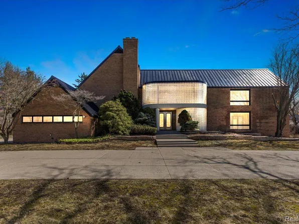 1919 Orchard Ln, Bloomfield Hills, MI 48301