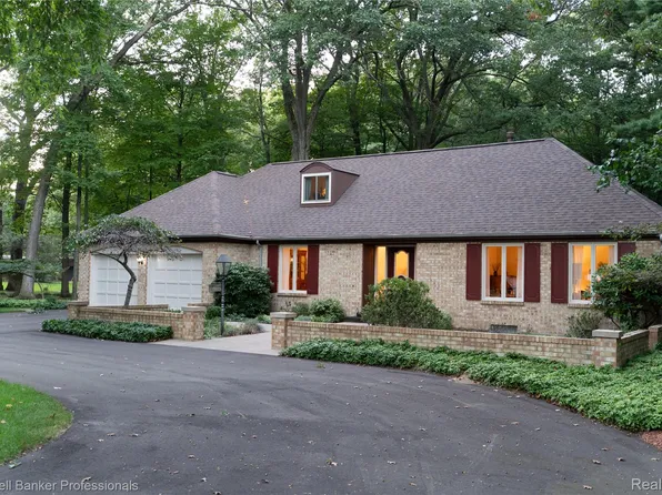3969 Braeburn Dr, Muskegon, MI 49441