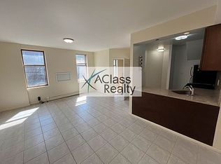 22-04 36th St #2D, Astoria, NY 11105