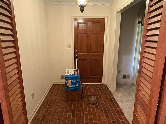 4th image of 199 Williamsburg Ln