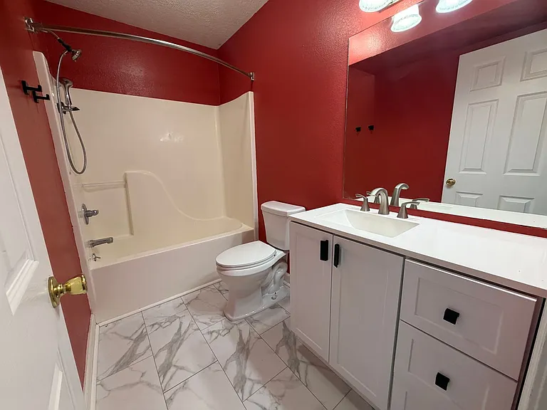 135 Lyle Curtis Cir — Photo 25