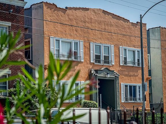2nd image of 404 N Coronado St APT 208