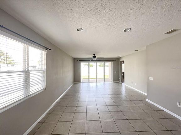 3rd image of 2526 W End Dr