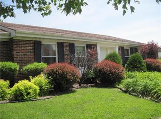 520 Lunar Dr, Hannibal, MO 63401