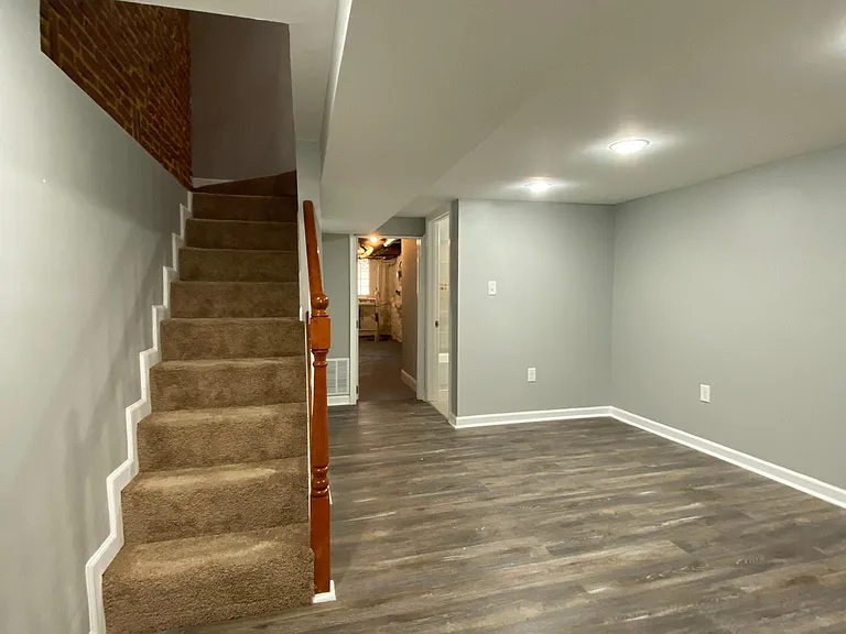 1827 W Fayette St — Photo 14