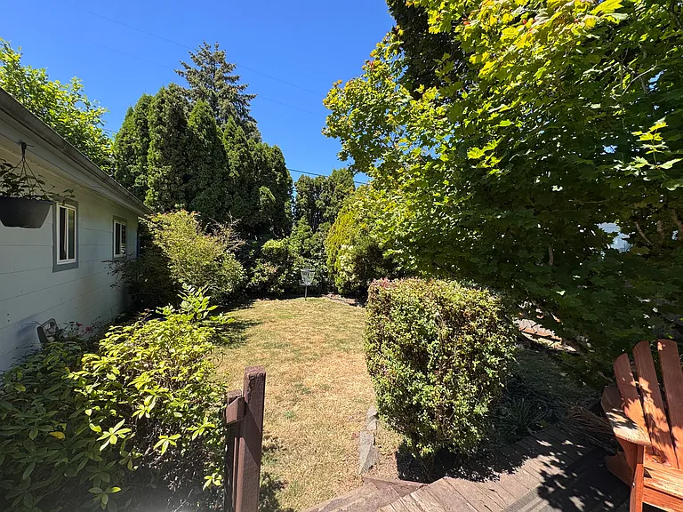 705 SE Bell Ave — Photo 12