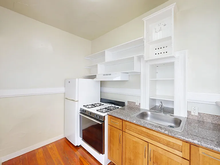 225 Fell Street — Photo 6