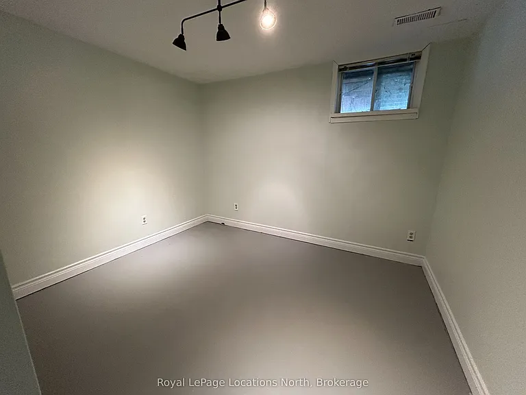 64 Silver Creek Dr — Photo 16