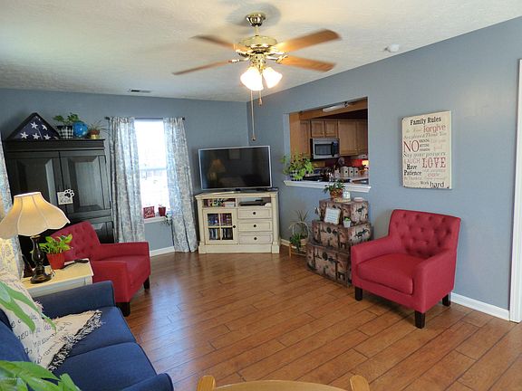 4th image of 185 Spencer Ln