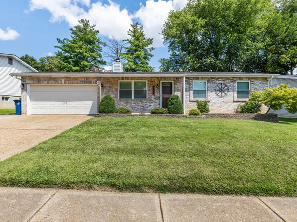 3336 Leverenz Dr, Saint Charles, MO 63301