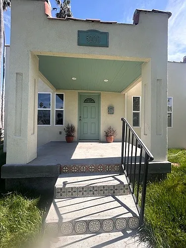 5200 S Saint Andrews Pl Photo 1