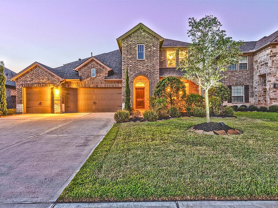 1st image of 2717 La Spezia Ln