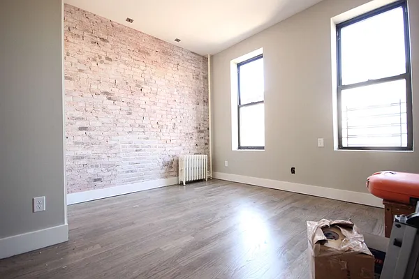 Rented by Nooklyn NYC LLC | media 18