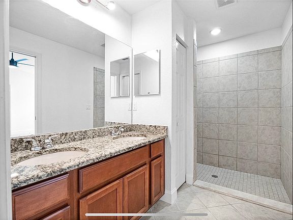 4th image of 12294 NE 48th Way #1