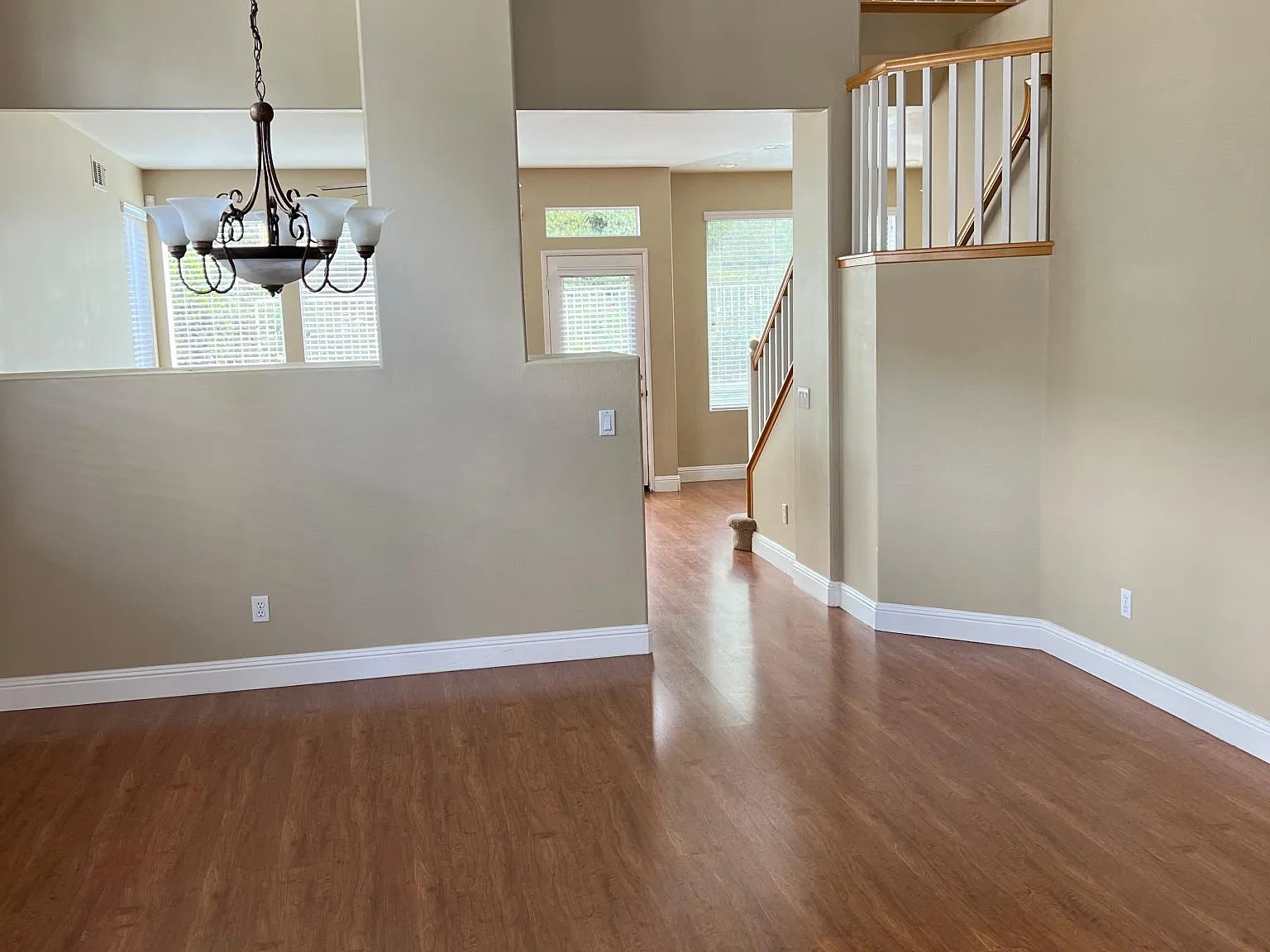 3 bed, 2.5 bath, 1738 sqft, $4,900 — Photo 3