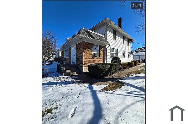 Building Photo - 3701 Walnut St #2