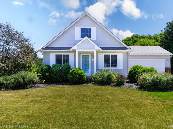 8164 N Genesee Rd, Mount Morris, MI 48458