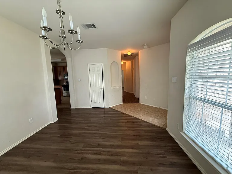 1514 Kothman Dr — Photo 4
