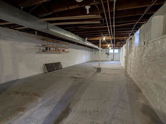 2nd image of 1851 Russell Blvd