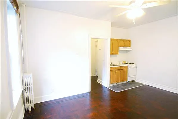 Sold by R New York | media 19