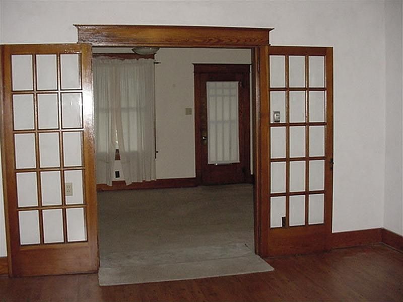 2nd image of 230 W Washington St