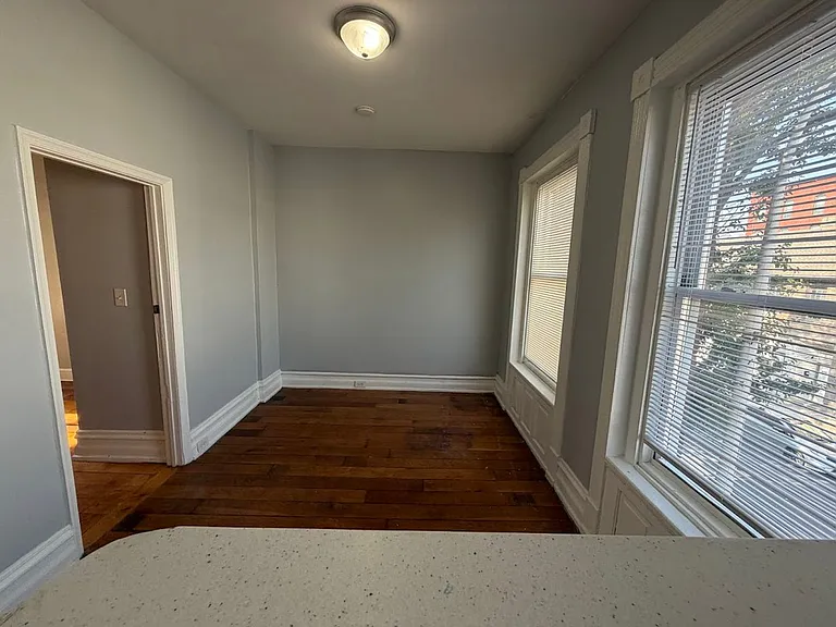 219 N 9th St — Photo 2
