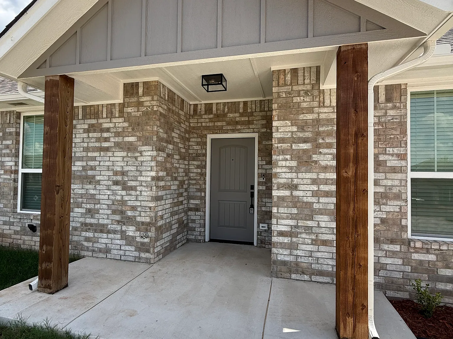 2 bed, 1163 sqft, $1,350 — Photo 3