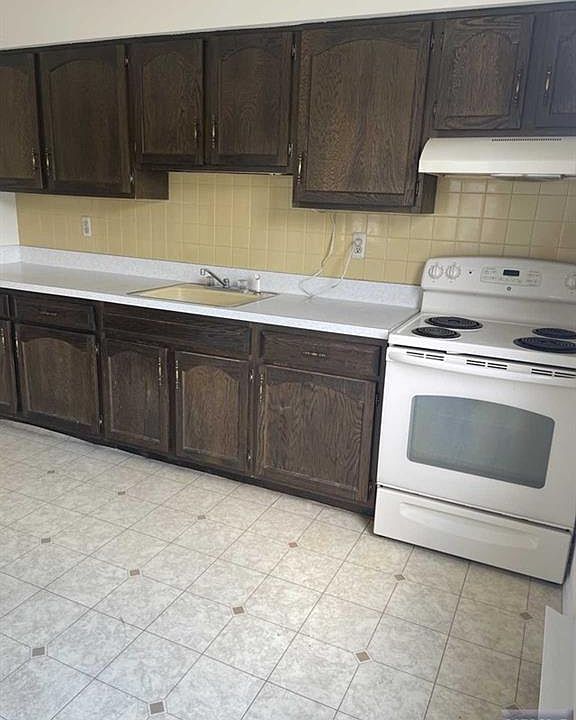 KITCHEN ELECTRIC STOVE