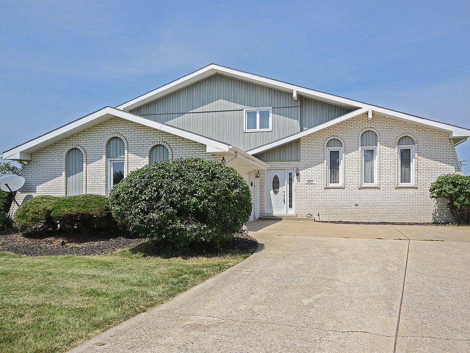 1st image of 14348 S Heather Ct