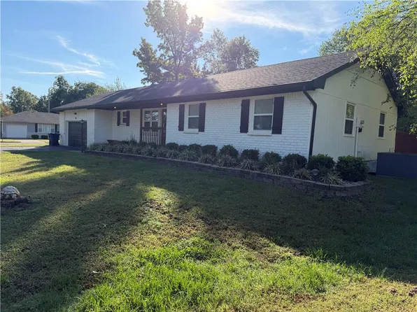 531 Sunset Cir, Columbus, KS 66725