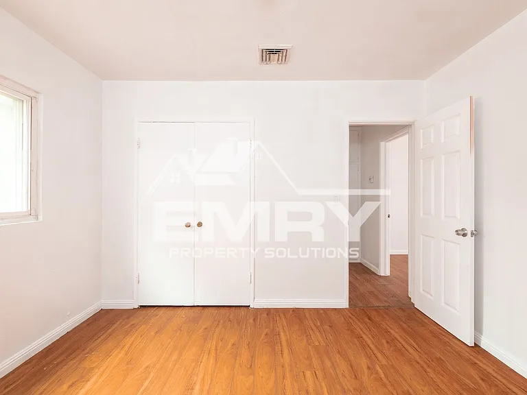 10530 Crenshaw Blvd — Photo 6