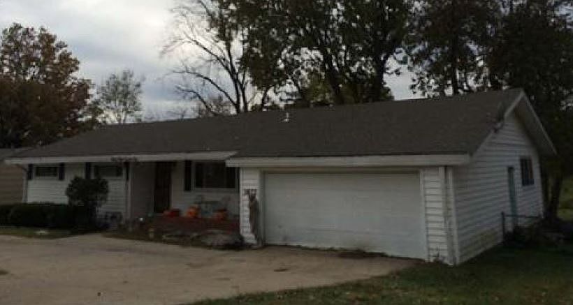 1st image of 3822 S Sterling Ave