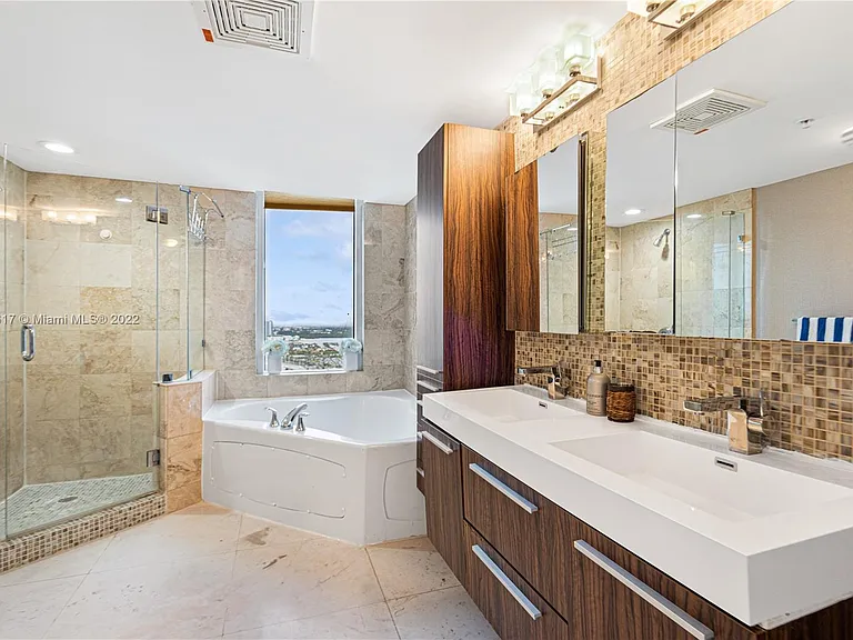 16699 Collins Ave #4108 — Photo 12