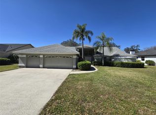2911 Pine Club Dr, Plant City, FL 33566