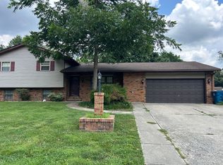 10 Tanbark Dr, New Baden, IL 62265