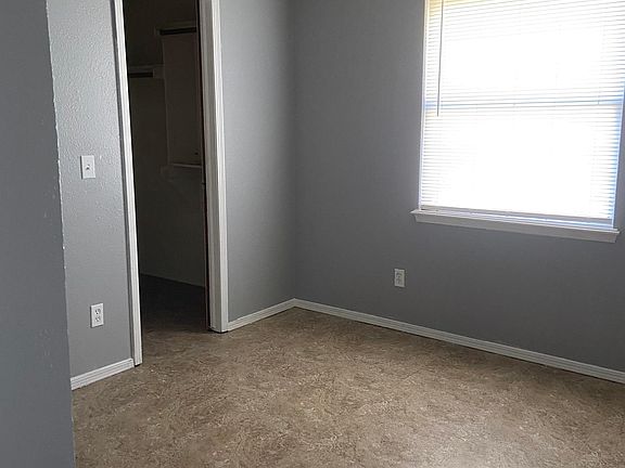 3rd image of 116B Brookview Dr #116B