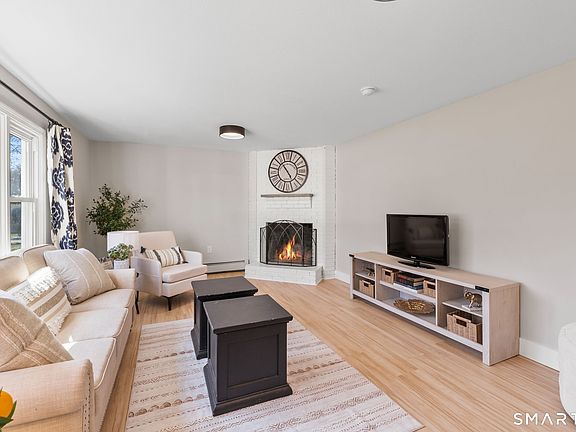 3rd image of 79 Steep Road