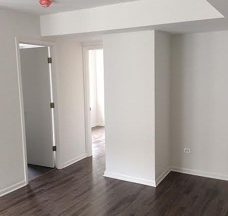 2nd image of 925 W Carmen Ave APT 3A
