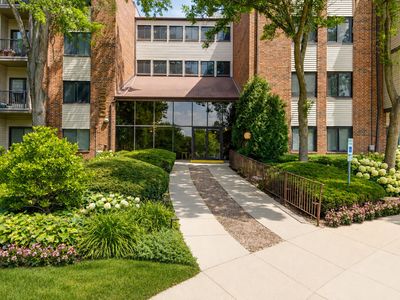 3030 Pheasant Creek Dr APT 405, Northbrook, IL, 60062