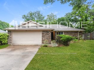 820 Timberoaks Dr, Azle, TX 76020