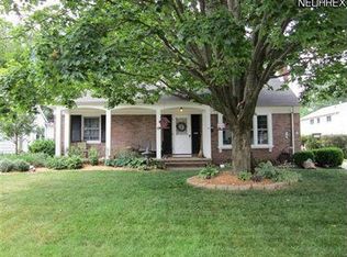 4216 W 202nd St, Fairview Park, OH