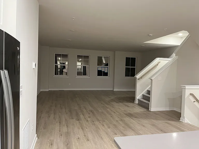 114 Continental Way — Photo 8