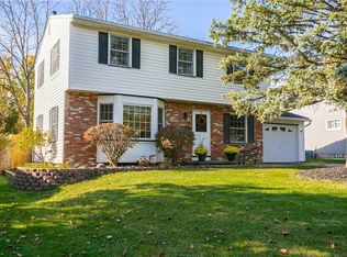 10 Homestead Dr, Fairport, NY 14450