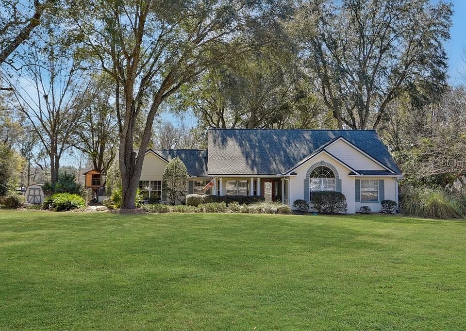 1st image of 422 SW Magnolia Ln