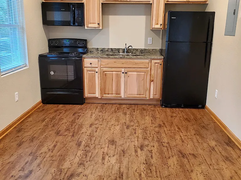Cedar Pointe Apartments - Thomasville AL — Photo 19