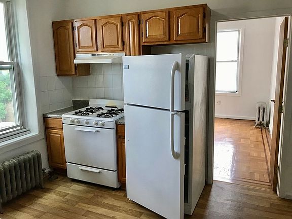 3rd image of 22-67 26th St #3B