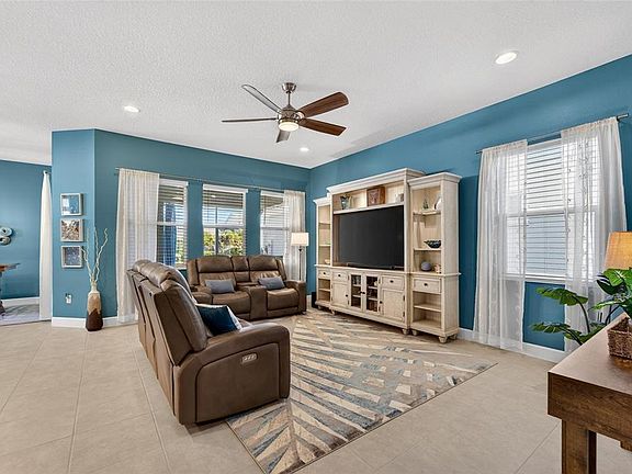 3rd image of 707 Winterside Dr