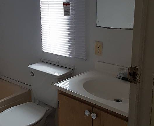 5th image of 504 Jon Lee St